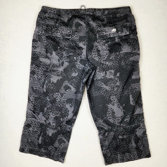 NIKE TRAINING THE ATHLETIC DEPT GRAPHITE BLK CAPRI LONG SHORTS WOMENS SZ. M 8-10 - Picture 3 of 8